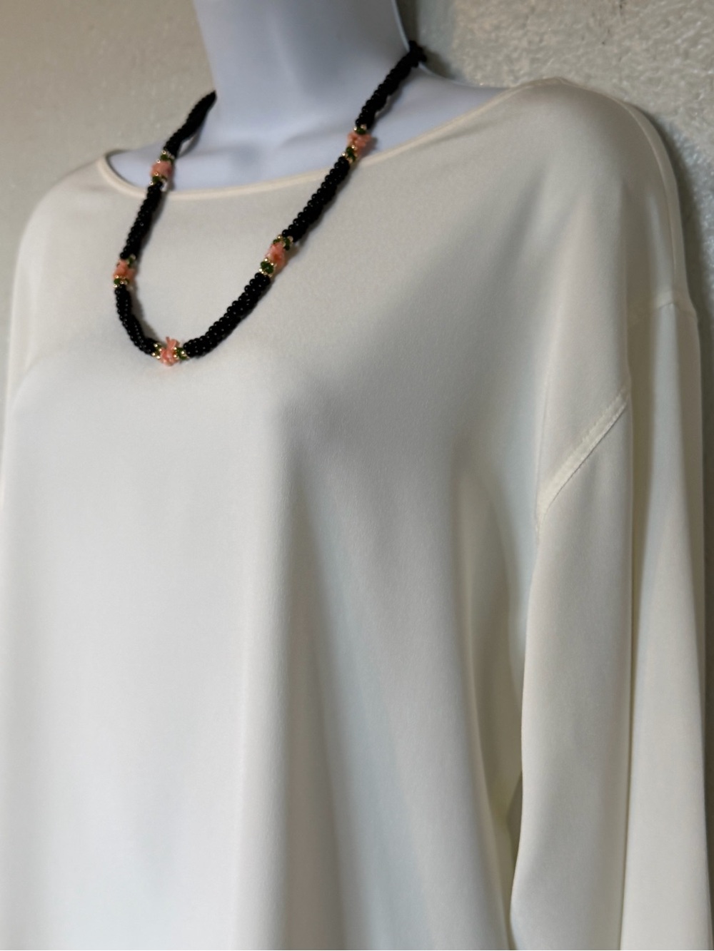 Vintage 90’s Liz Claiborne Ivory Classic Flowy minimalist Long Sleeve Blouse 8 - Picture 6 of 12